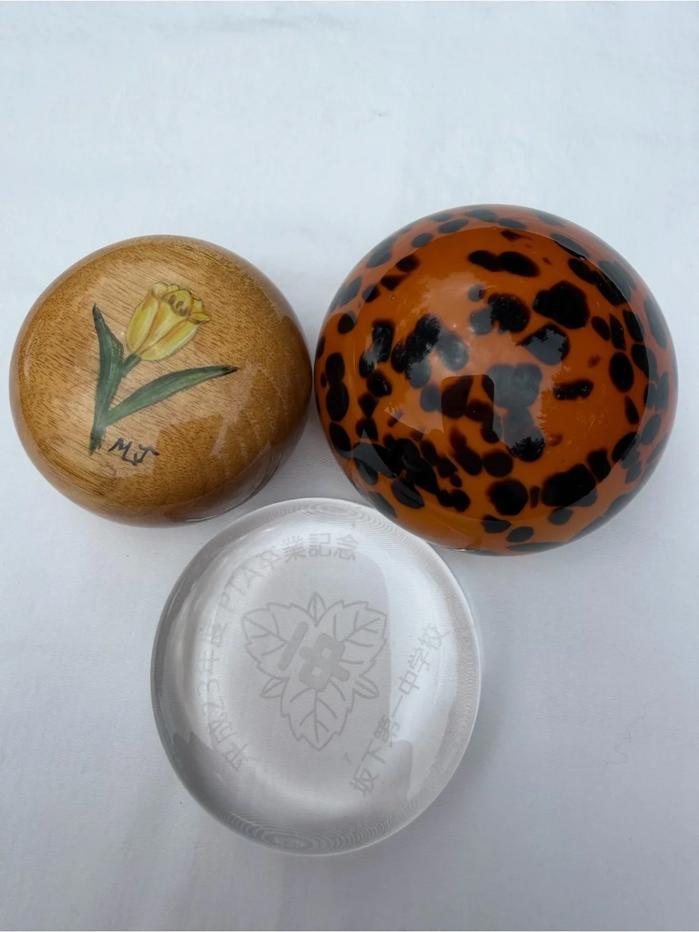 Set of 3 paperweights Art glass cheetah tortoise shell, Myrtlewood, Etched glass